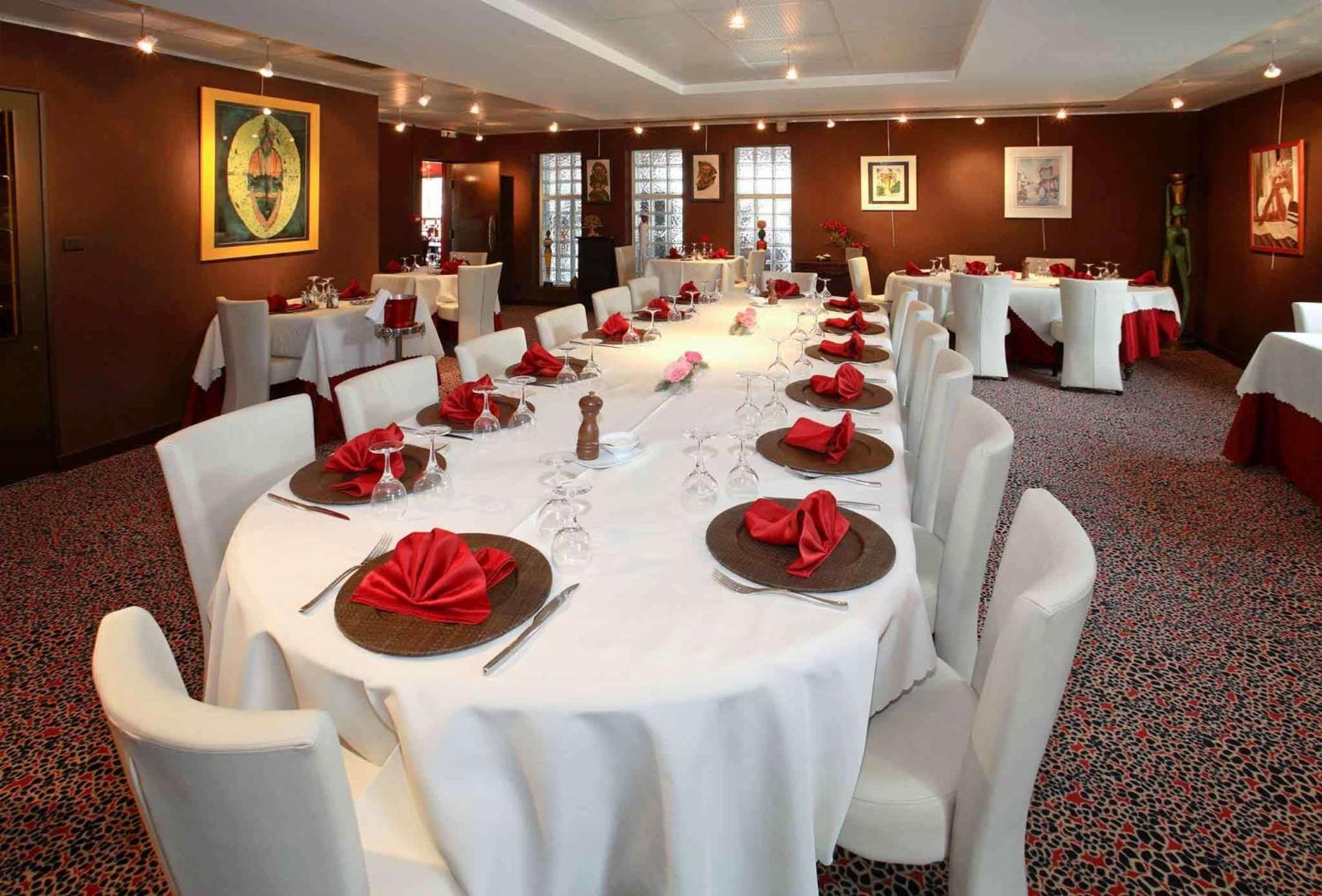 Ibis Styles Segre Hotel Restoran gambar