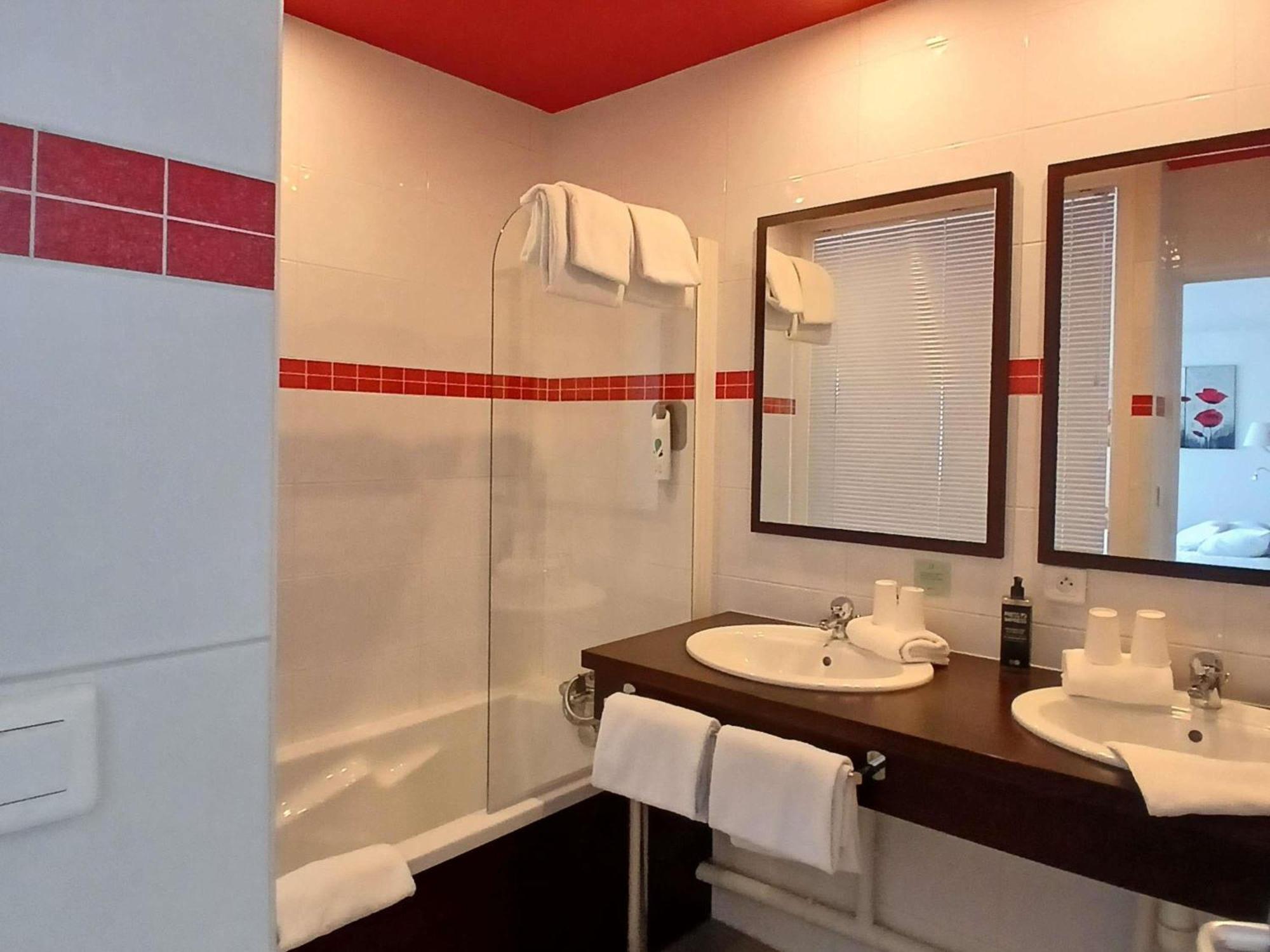 Ibis Styles Segre Hotel Luaran gambar