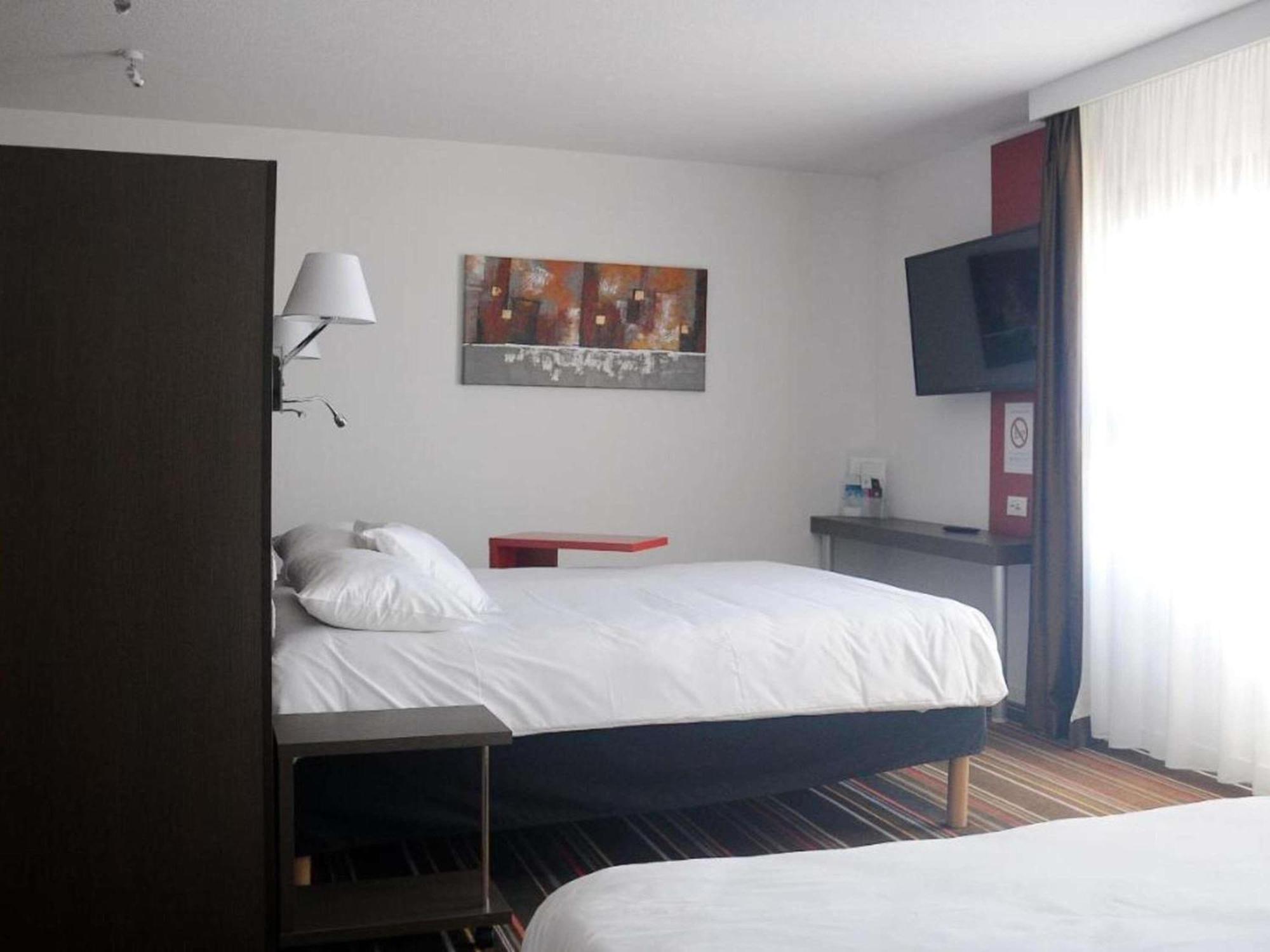 Ibis Styles Segre Hotel Luaran gambar